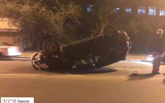 На Люстдорфской дороге перевернулся автомобиль (фото) usionline.com На Люстдорфской дороге перевернулся автомобиль (фото) «фото»