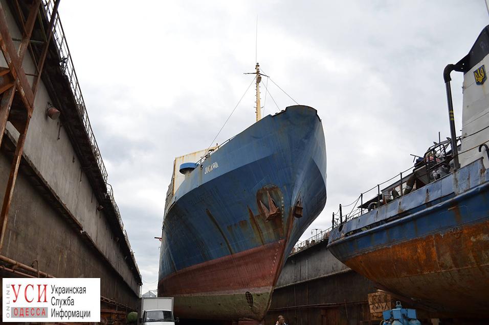 Молдавский теплоход стал на ремонт в судоверфь Одесского порта «фото»