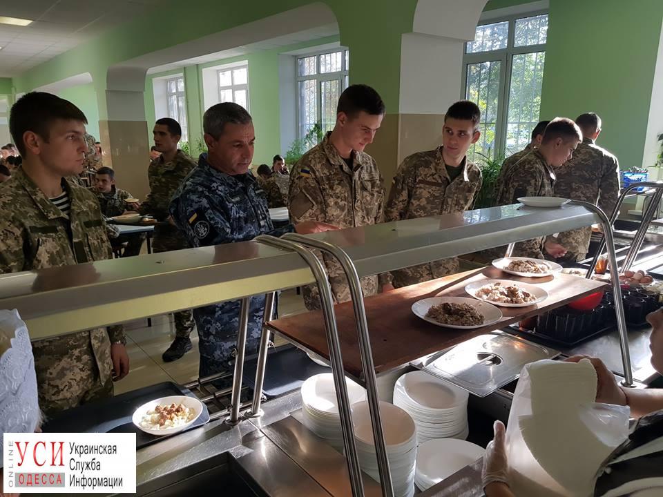 Курсант Одесской мореходки пожаловался на еду – столовую проверил командующий ВМС (фото) «фото»