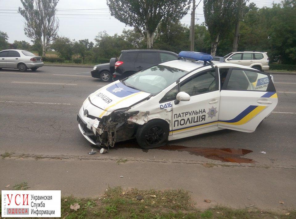 Лобовое столкновение: в Одессе патрульная машина устроила аварию (фото) «фото»