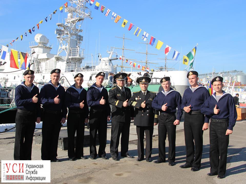 Перетягивание каната и выставка вооружения: одесские морские пограничники отметили годовщину (фоторепортаж) «фото»