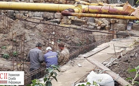 Стройка “по беспределу”: чиновники не могут остановить застройщика на Семинарской (фото) «фото»