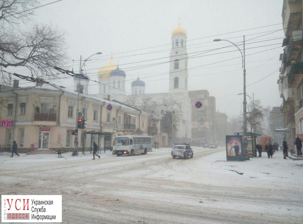 Одесские коммунальщики поручили уборку снега фирме соратника Труханова «фото»