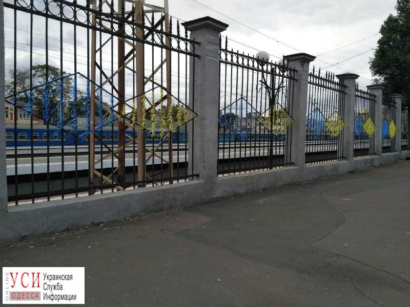 В Одессе патриотично украсили Среднефонтанскую (фотофакт) «фото»