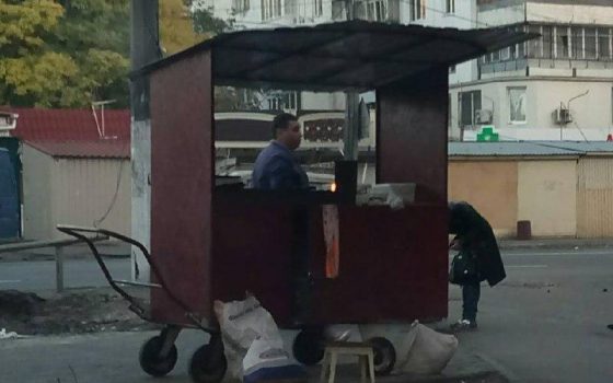 По Одессе ездит “шашлычная на колесах”: полиция пока бессильна (фото) «фото»
