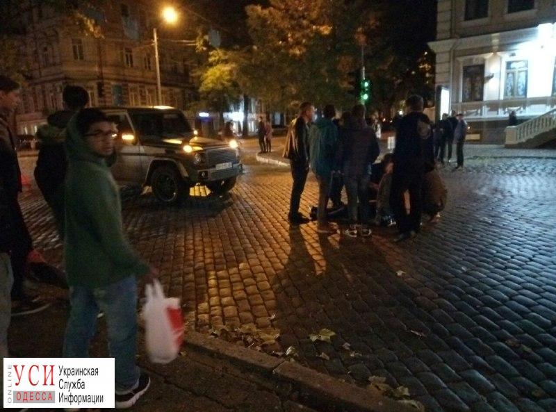 В центре Одессы под колеса авто попала женщина (фото) ОБНОВЛЕНО «фото»