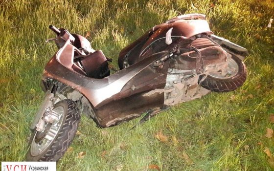 На Таирова столкнулись мопед и маршрутка (фото) «фото»