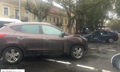 ДТП в центре Одессы: двух пострадавших увезли в больницу (фото) usionline.com ДТП в центре Одессы: двух пострадавших увезли в больницу (фото) «фото»