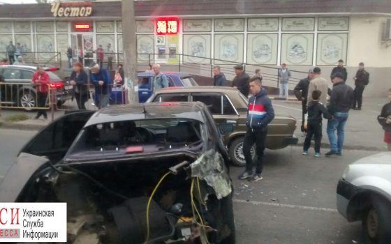 Поселок Котовского застыл в пробке из-за аварии в Лузановке (фото) usionline.com Поселок Котовского застыл в пробке из-за аварии в Лузановке (фото) «фото»