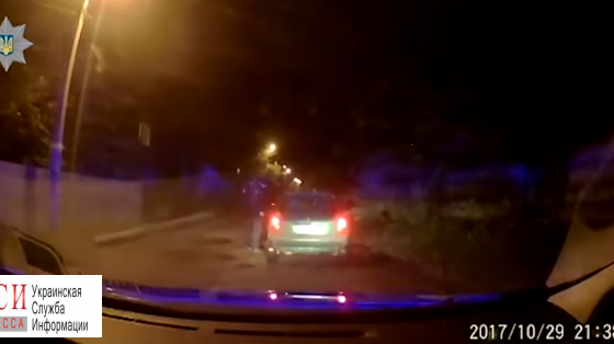 Пьяная автомобилистка пыталась удрать от патрульных (видео) «фото»