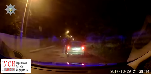 Пьяная автомобилистка пыталась удрать от патрульных (видео) «фото»