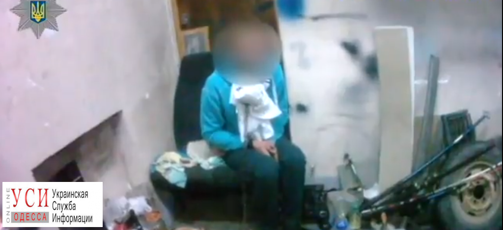 В Одессе полицейские освободили заложника, которого держали на цепи в подсобке (видео) «фото»