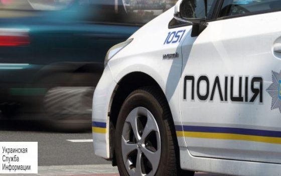 Аптечка полицейского пункта в одесском парке: крестики, мыльные пузыри и валидол (фото) «фото»