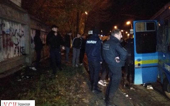 В Киеве жестко подрались фаны одесского Черноморца и киевского Динамо (фото, видео) «фото»