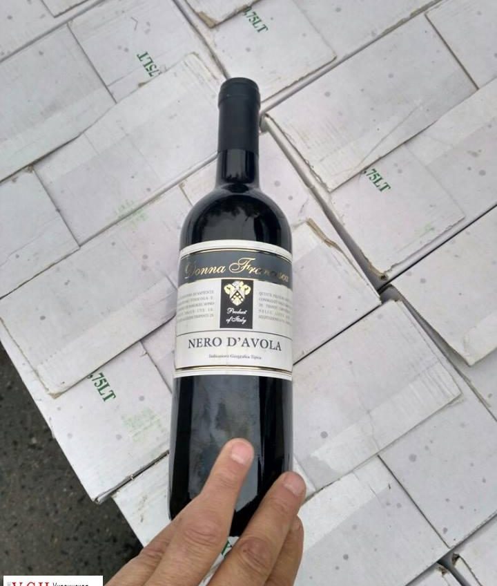 258 бутылок итальянского вина незаконно ввезли в Одесскую область (фото) «фото»