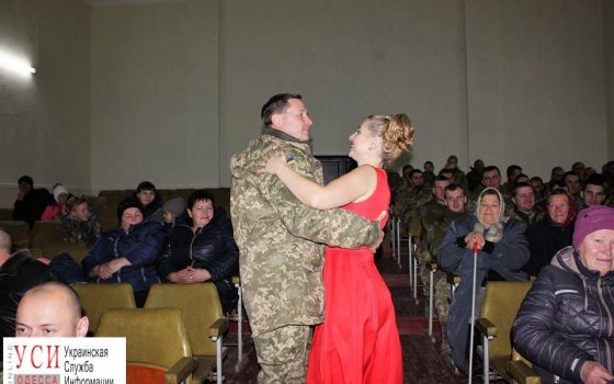 Артисты Одесской музкомедии дали концерт в зоне АТО (фото) «фото»