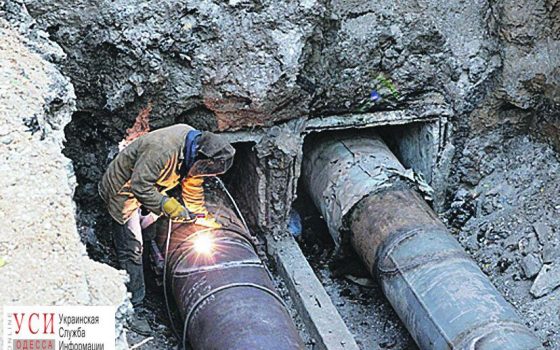 Прорывы теплосетей в Одессе: часть горожан остаются без тепла «фото»