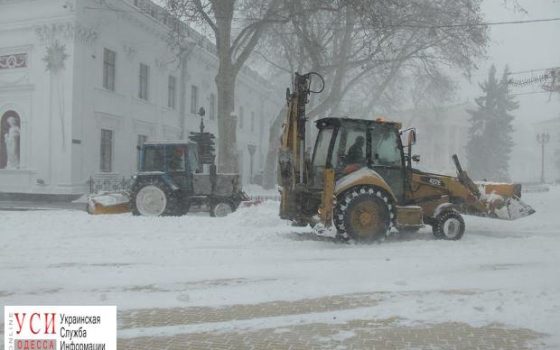 В Одессе готовят технику к снегопадам: улицы чистить будет почти сотня машин «фото»