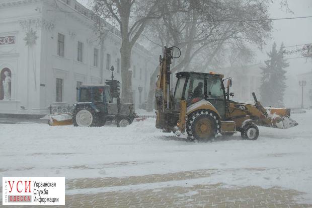В Одессе готовят технику к снегопадам: улицы чистить будет почти сотня машин «фото»