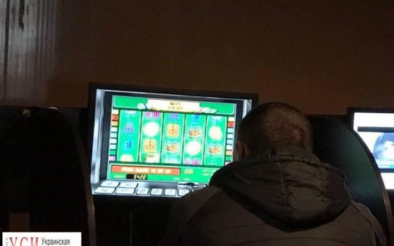В Суворовском районе прикрыли два интернет-казино (фото) «фото»