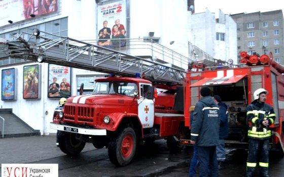 На Таирова горел торговый центр (фото) «фото»