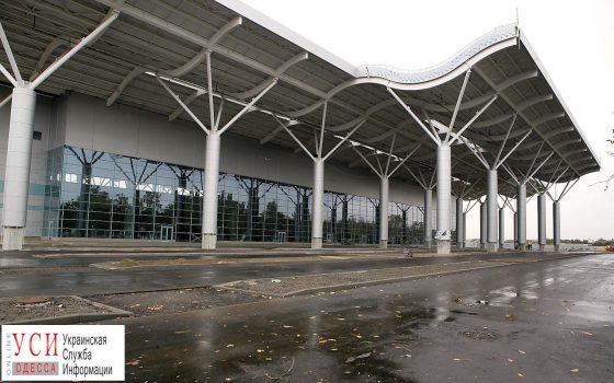 Из-за сообщения о бомбе в аэропорту Одессы остановили прием и отправку авиарейсов «фото»