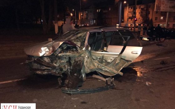 Ночью в Одессе столкнулись три иномарки на “евробляхах” (фото) ОБНОВЛЕНО «фото»