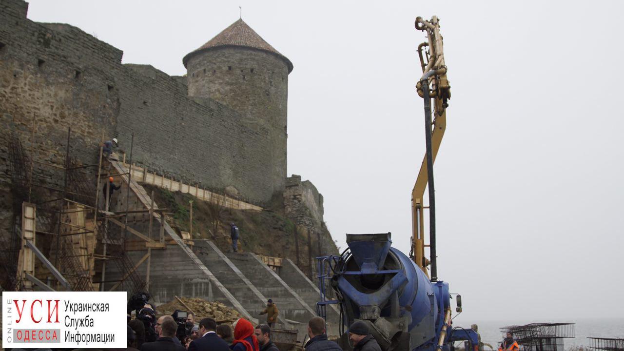 Губернатор поставил ультиматум подрядчикам укрепить сползающую стену Аккерманской крепости до начала зимы «фото»