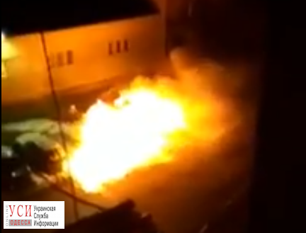 Ночью на Базарной сгорело несколько машин (видео) «фото»