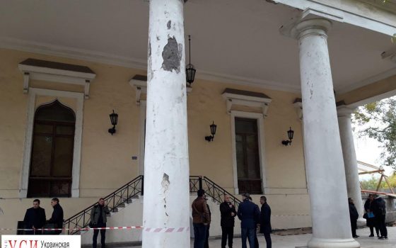 Под “саркофагом”: Воронцовский дворец и колоннаду продолжают реставрировать под куполом (фото, видео) «фото»