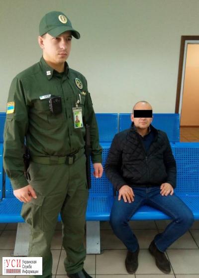 В одесском аэропорту задержали иностранца с двумя недействительными паспортами Украины «фото»