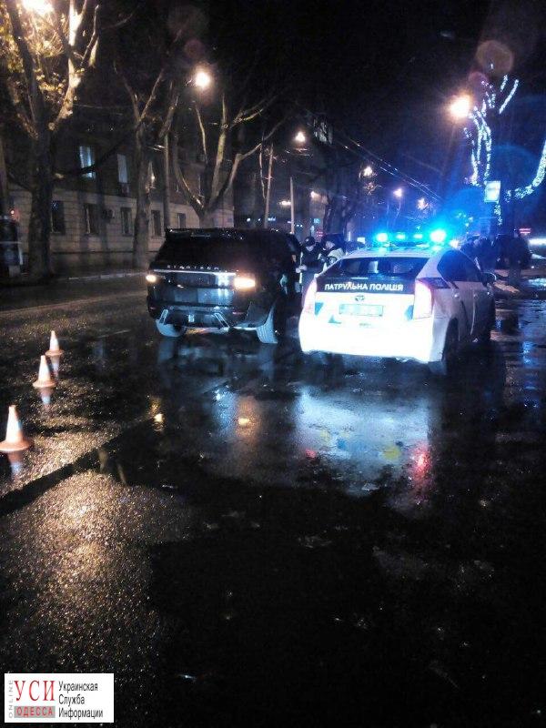 Одесса: премиум-внедорожник сбил пешехода на переходе (фото) «фото»
