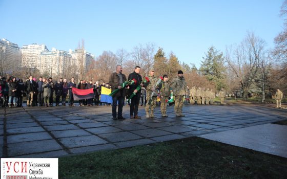 Пассажиры “поезда дружбы” в Одессе почтили память погибших в зоне АТО (фото) «фото»