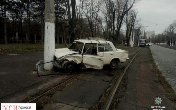 ДТП на Французском бульваре: трех человек доставили в больницу (фото) «фото»