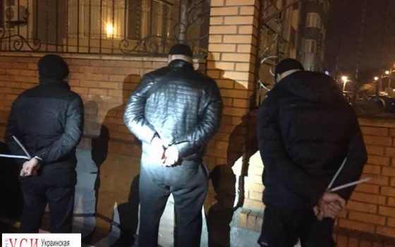 В Одессе выкрали женщину у парадной для вымогательства (фото) «фото»