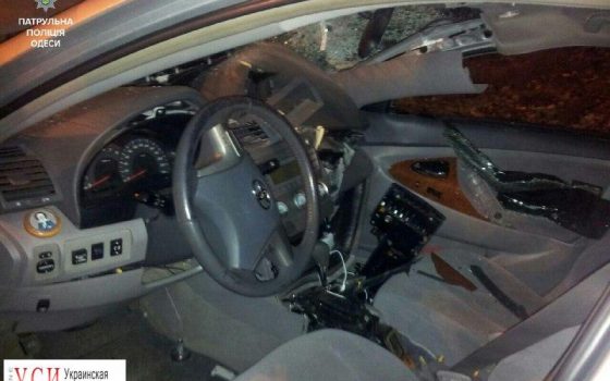 В Одессе иномарка влетела в дерево (фото) «фото»