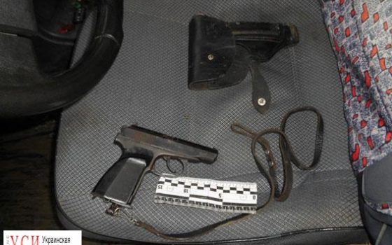 Одесская область: мужчина наставил на ребенка пистолет и заставил извиниться перед сыном (фото) «фото»