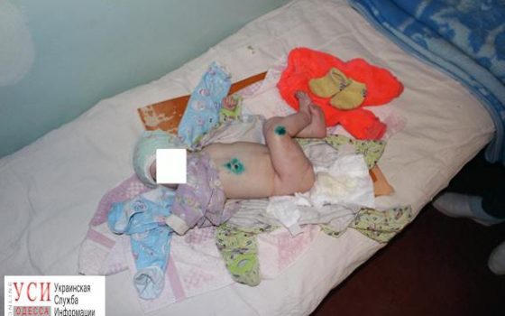 Полицейские спасли жизни двух малышей, забрав их из неблагополучной семьи (фото) «фото»