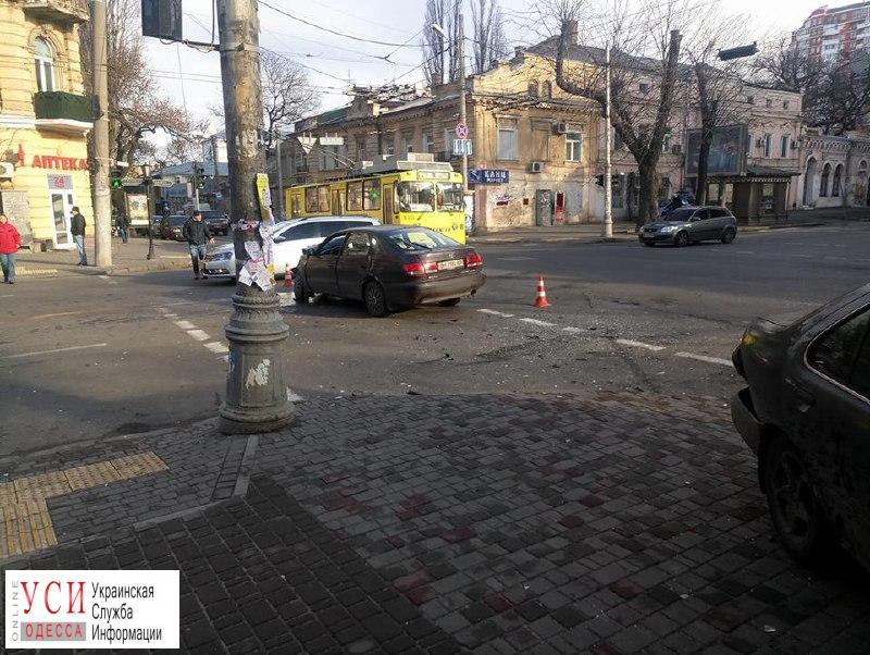 В центре Одессы произошло ДТП с пострадавшими (фото) «фото»