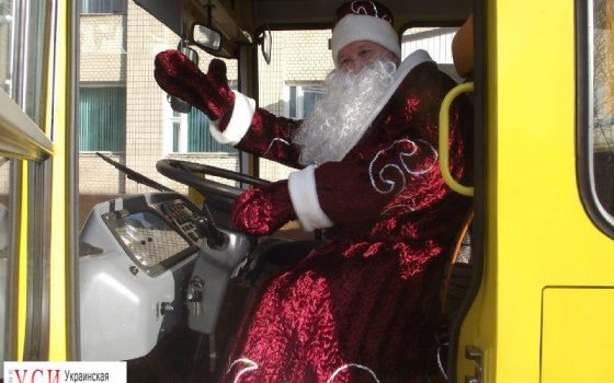 В селе Стрюково Святой Николай приехал к детям на новом школьном автобусе (фото) «фото»