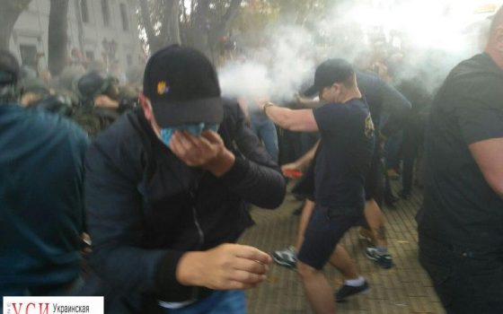 Нацгвардии разрешили водометы и запретили слезоточивый газ «фото»