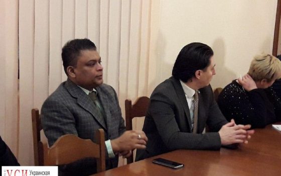 Путь в Одессу: гостя форума 5Т “заморозили” в посольстве, а визу дали только в аэропорту «фото»