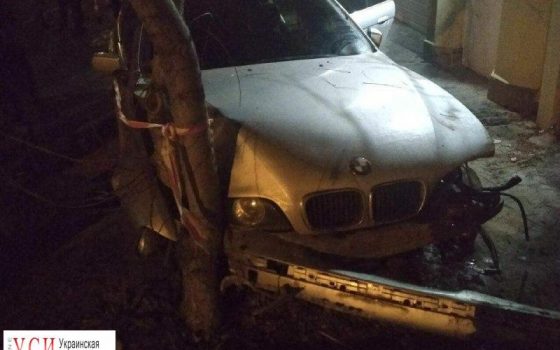 Одесса: при попытке скрыться после ДТП пьяный водитель разбил три машины (фото) «фото»