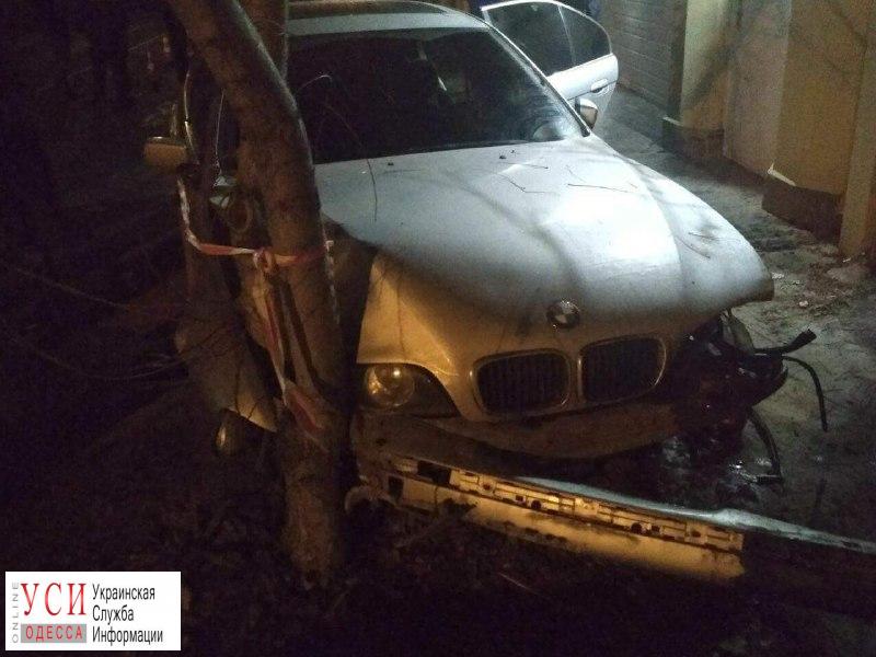 Одесса: при попытке скрыться после ДТП пьяный водитель разбил три машины (фото) «фото»