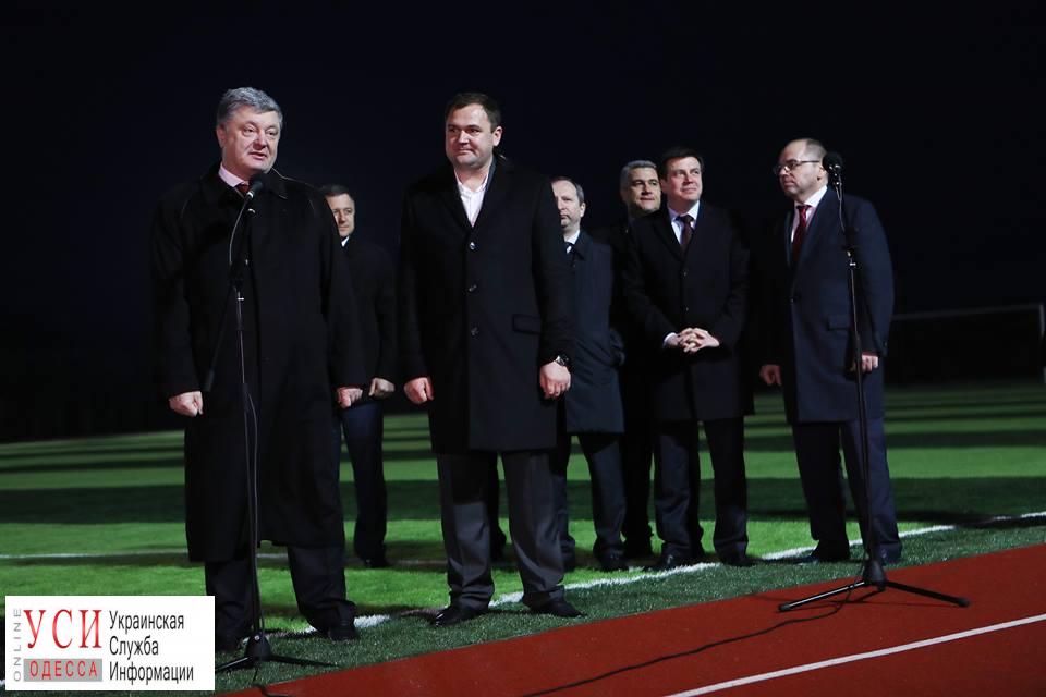 Президент Порошенко посетил Маяки и пообещал открыть школу (фото) «фото»