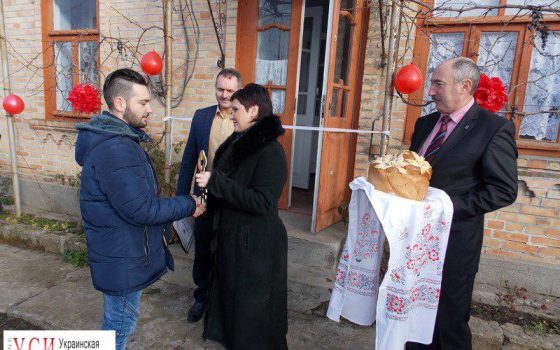 Сироте на Новый год подарили дом в Одесской области (фото) «фото»