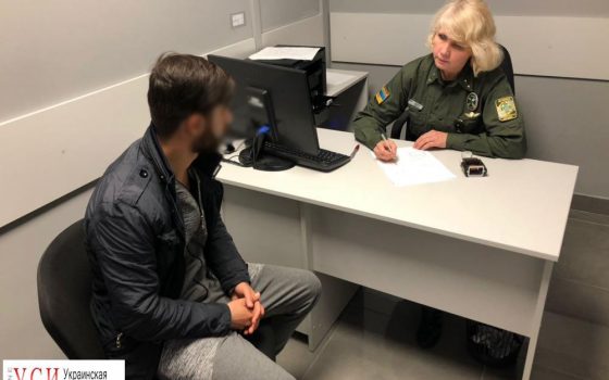 В Одесском аэропорту задержали двух турков с поддельными документами (фото) «фото»