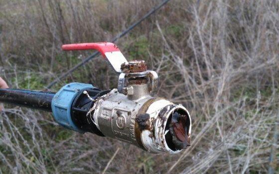 На границе с Приднестровьем обнаружили трубопровод для перекачки спирта (фото) «фото»