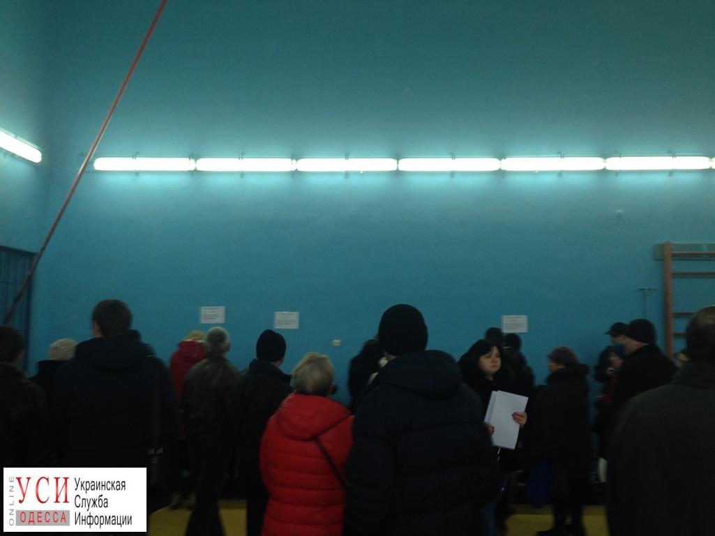 Выборы в Таировской ОТГ: открытие участков с опозданием, конфликты и очереди (фото, видео) «фото»