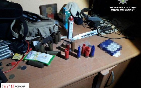 В Одессе слышали выстрелы в жилом доме: на месте задержали мужчину с арсеналом оружия (фото) «фото»